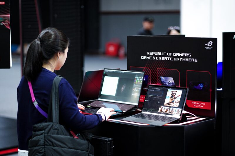 ASUS ROG Hadir di HoYo FEST 2025 Surabaya
