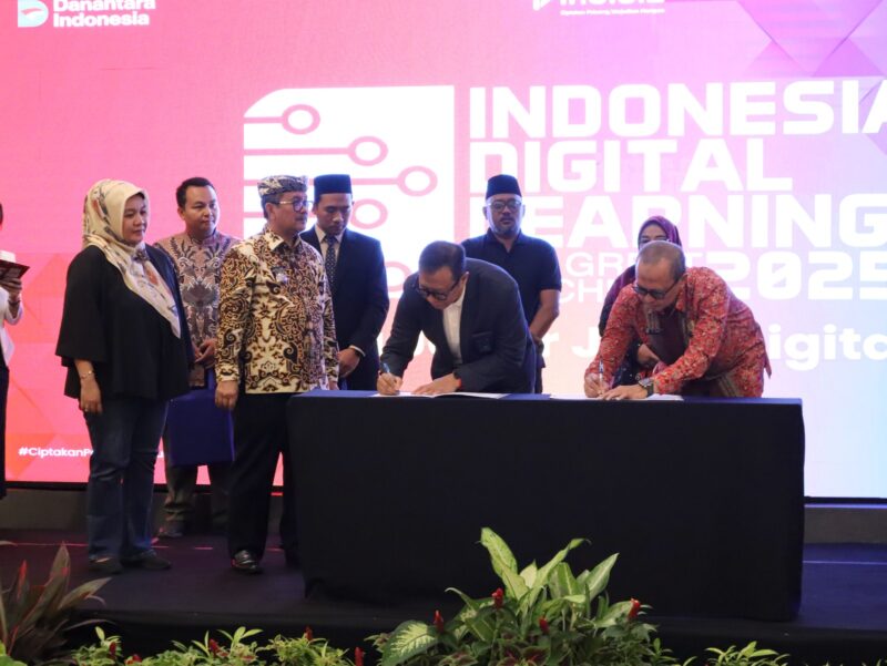 Telkom Gelar Pelatihan Guru Digital di Cirebon 2025