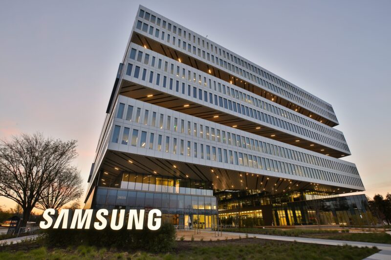Tesla dan Samsung Tandatangani Kesepakatan Chip $16,5 Miliar