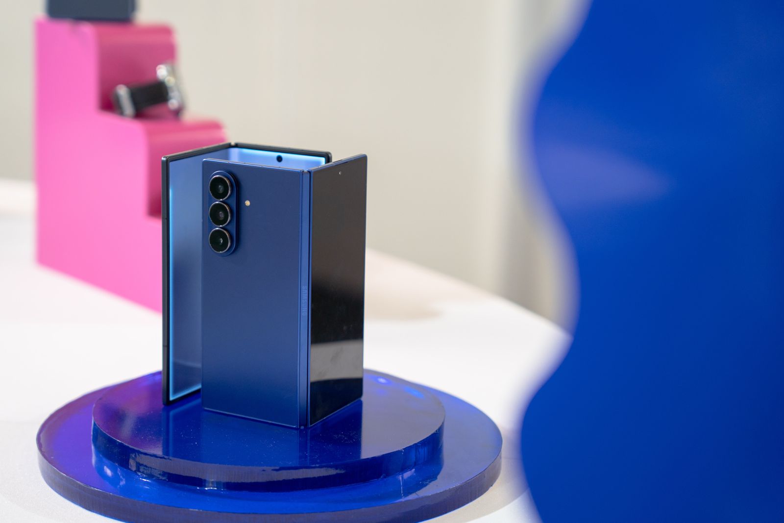 Content image for article: Samsung Galaxy Z Fold7 dan Z Flip7 Resmi Dijual di Indonesia Hari Ini