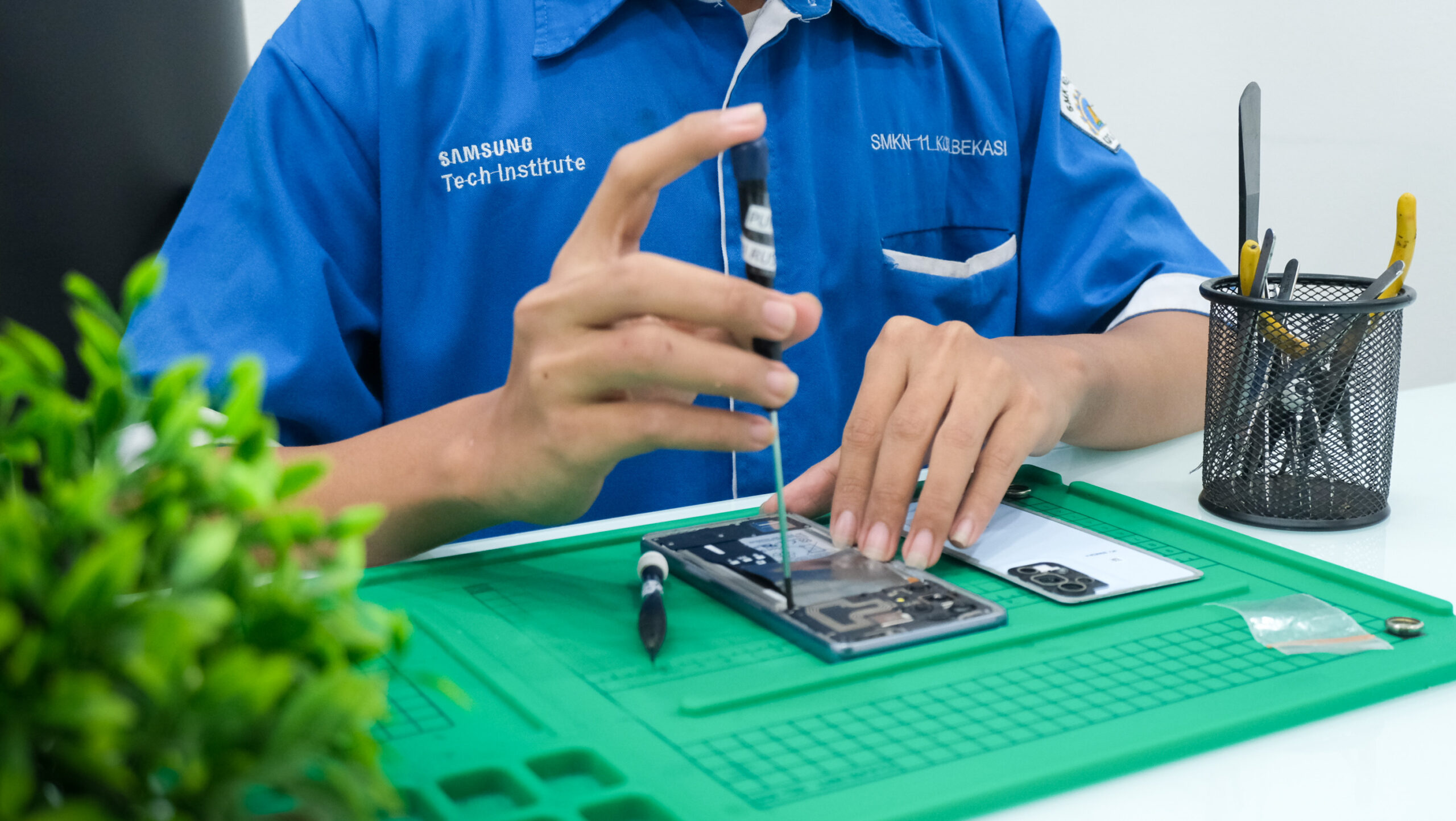 Content image for article: Samsung Tech Institute Latih 18.161 Siswa SMK untuk Siap Kerja