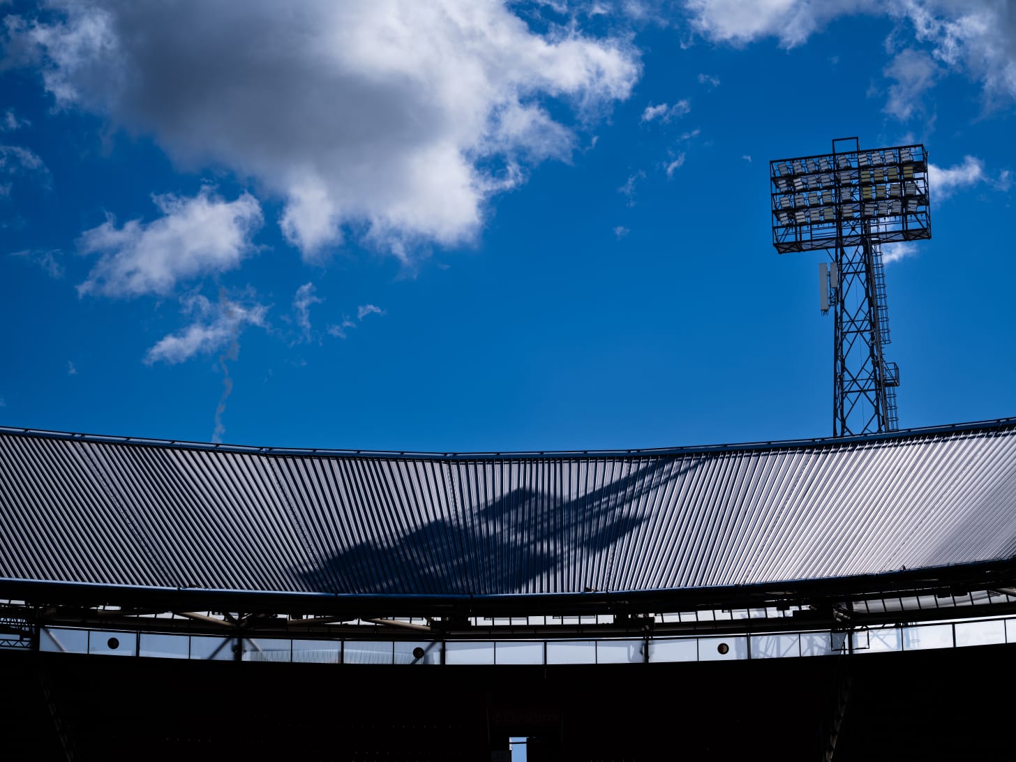 Content image for article: Signify Jadi Penyedia Pilihan FIFA untuk Lampu Sorot Stadion