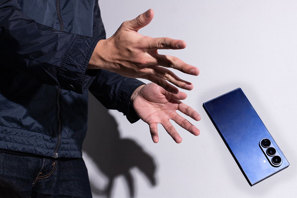 Content image for article: Samsung Galaxy Z Fold7 dan Z Flip7: Tipis, Tangguh, dan Siap Temani Aktivitas Sehari-hari