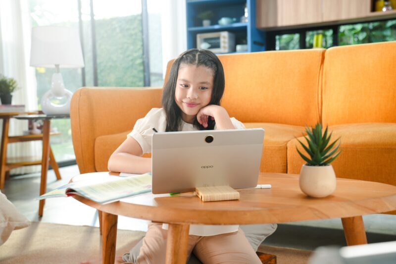 OPPO Pad SE, Tablet Ramah Anak dengan Fitur Unggulan