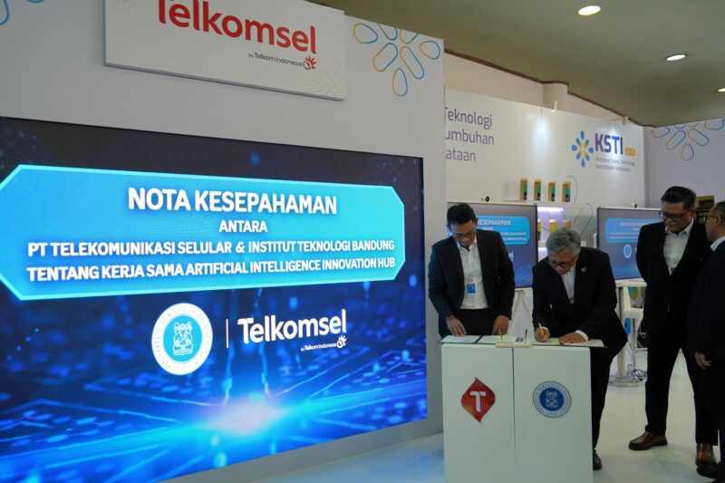 Telkomsel dan ITB Bangun AI Innovation Hub di KSTI 2025