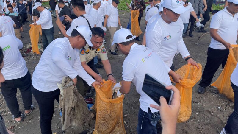 Telkomsel Jaga Bumi Dukung Gerakan Wisata Bersih di Tanjungpinang dan Manado