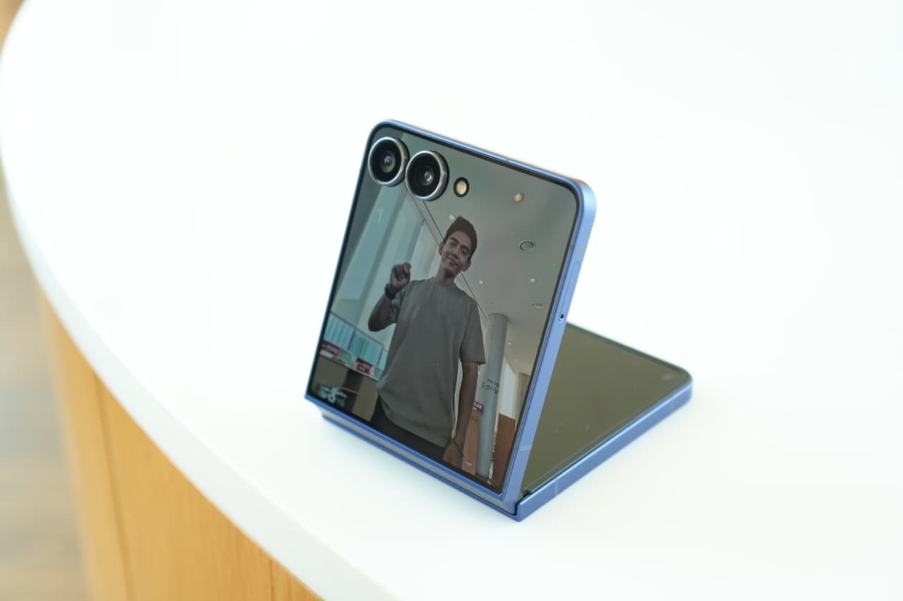 Content image for article: Gemini di Galaxy Z Fold7/Z Flip7 Bantu Konten Kreator Traveling