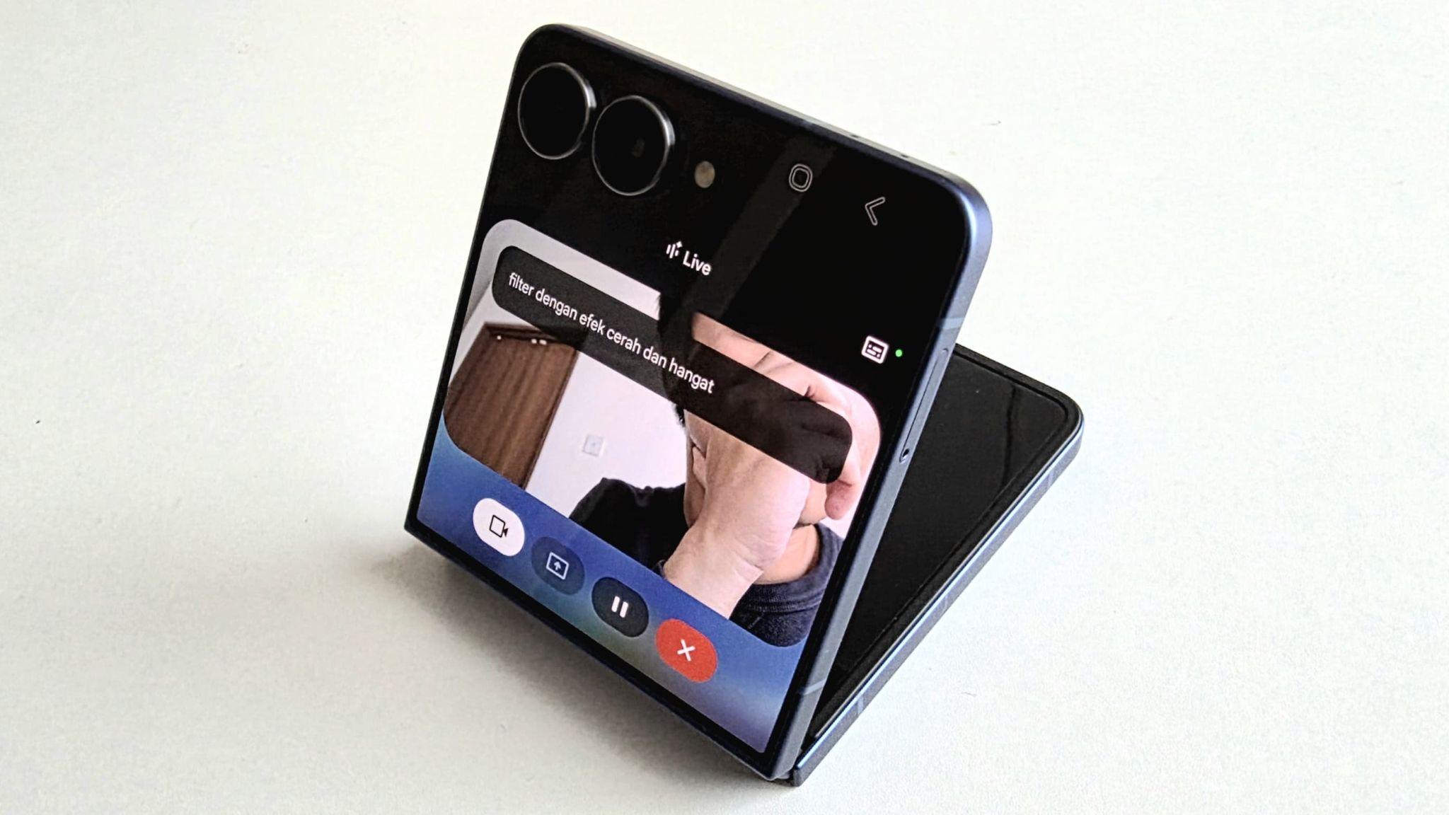 Content image for article: Samsung Galaxy Z Flip7 Bantu Ekspresi Diri dengan Fitur Unggulan