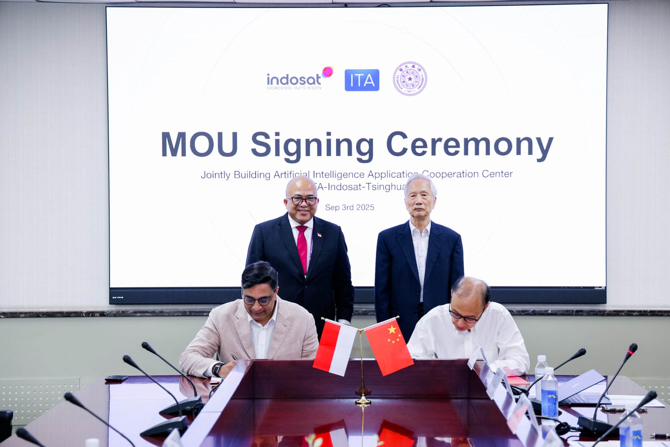 Content image for article: Indosat, ITA, dan Tsinghua University Bentuk AI Application Cooperation Center