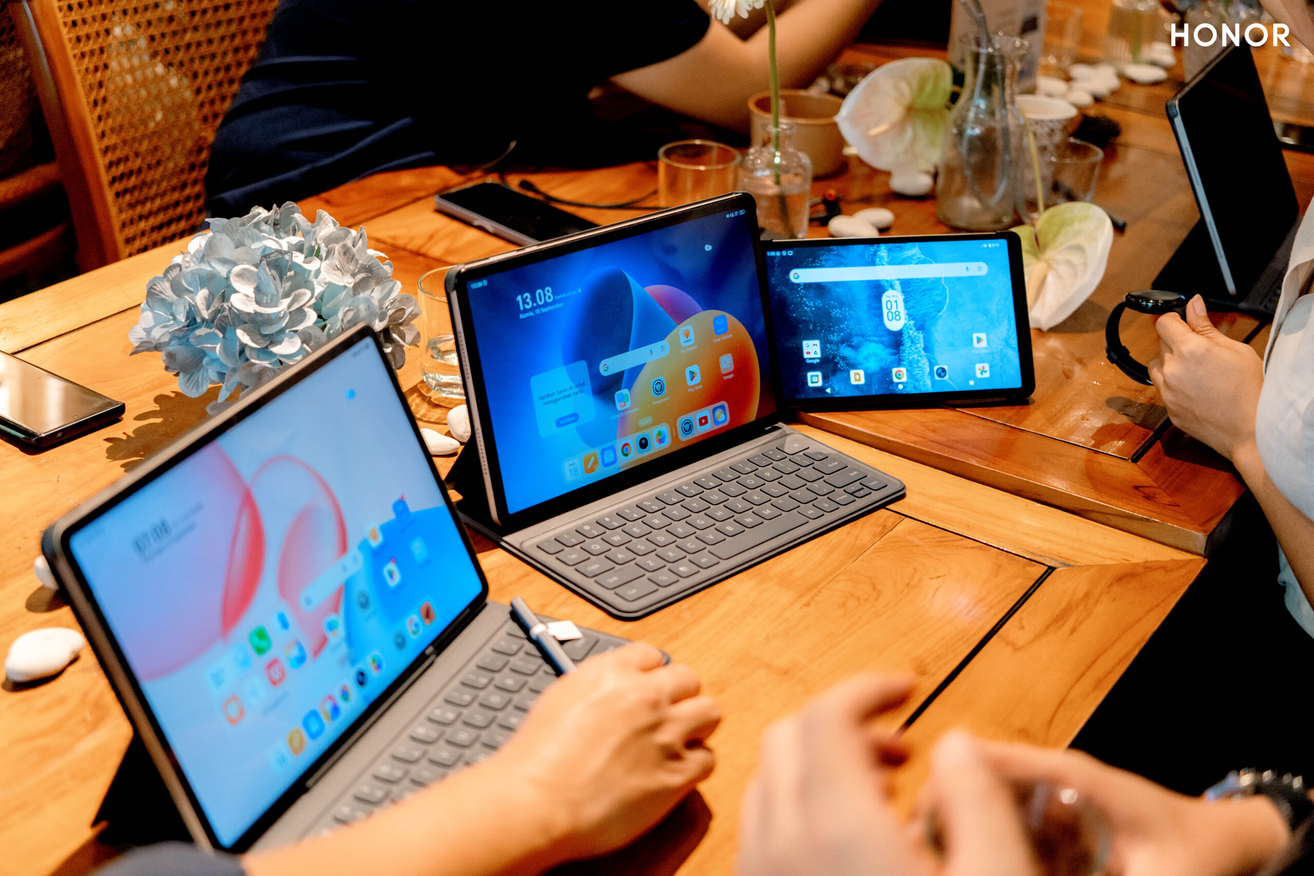 Content image for article: HONOR Rilis Tablet AI dan Smartwatch di Indonesia, Harga Mulai Rp1,6 Juta