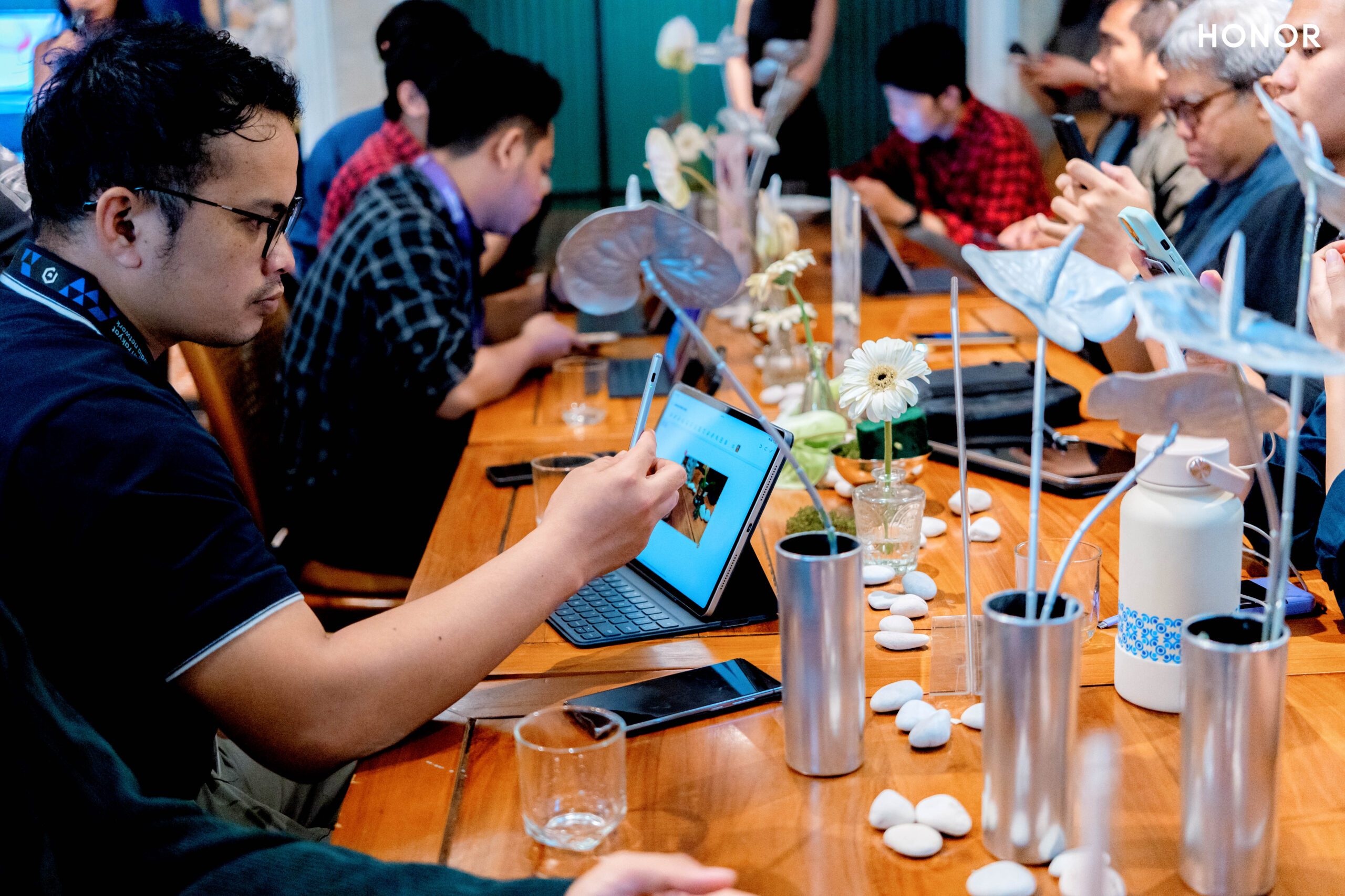 HONOR Rilis Tablet AI dan Smartwatch, Ini Harga dan Spesifikasinya!