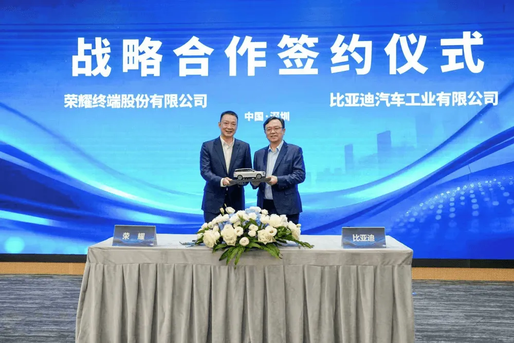 Content image for article: HONOR dan BYD Bentuk Kemitraan Strategis untuk Mobilitas Cerdas AI