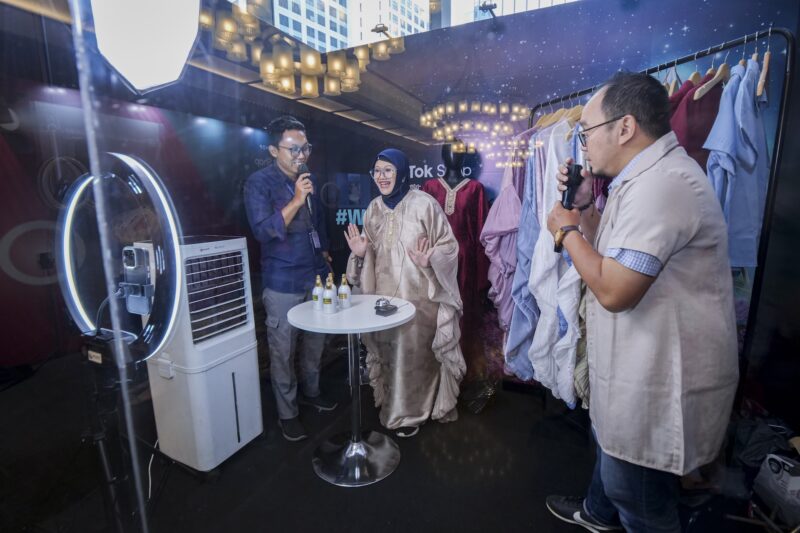 WaktunyaSTARt! Jawaban Permintaan Profesi LIVE Host Yang Tinggi