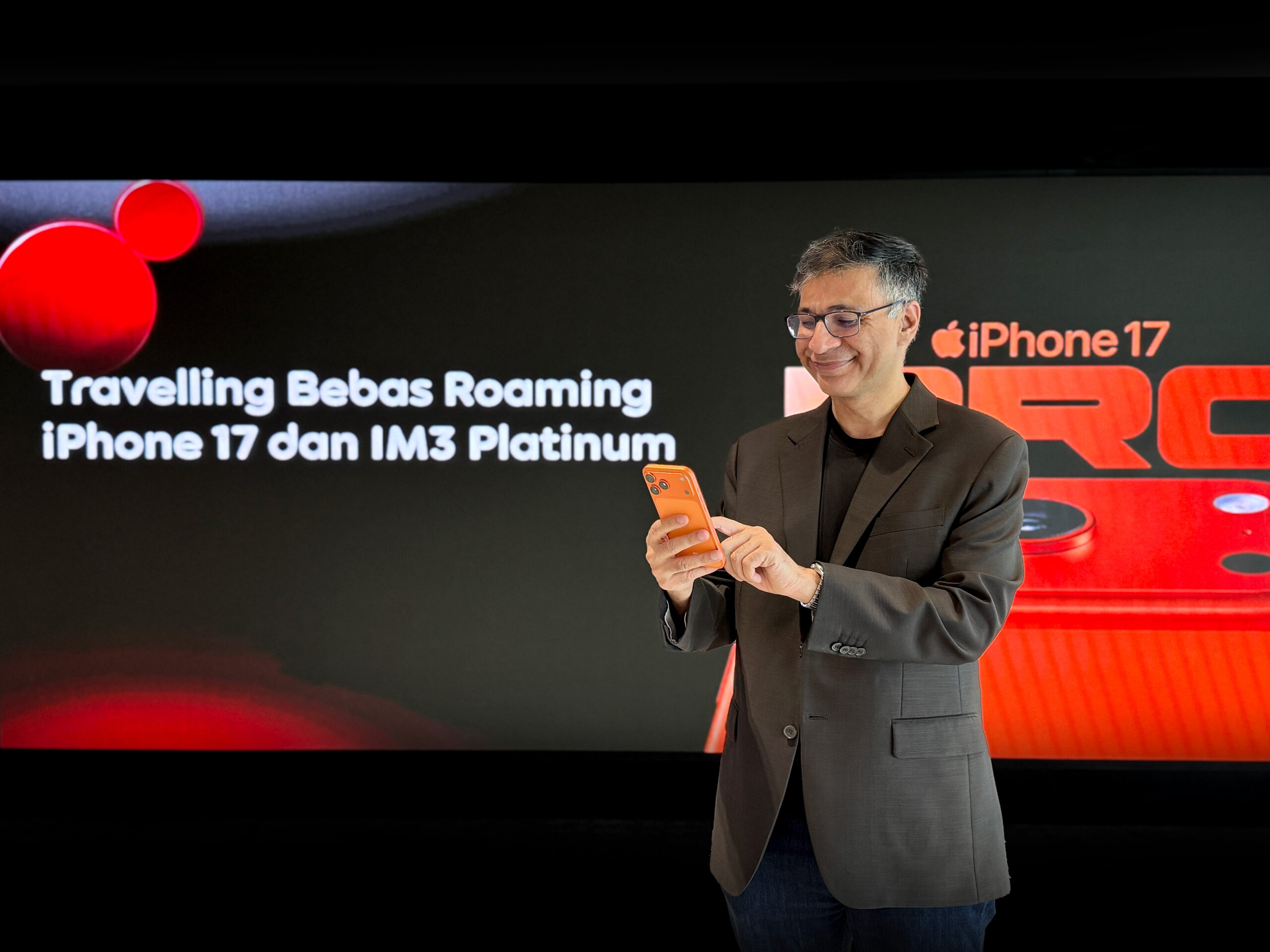 iPhone 17 dengan IM3 Platinum, Hadirkan eSIM Buat Traveling Bebas Roaming