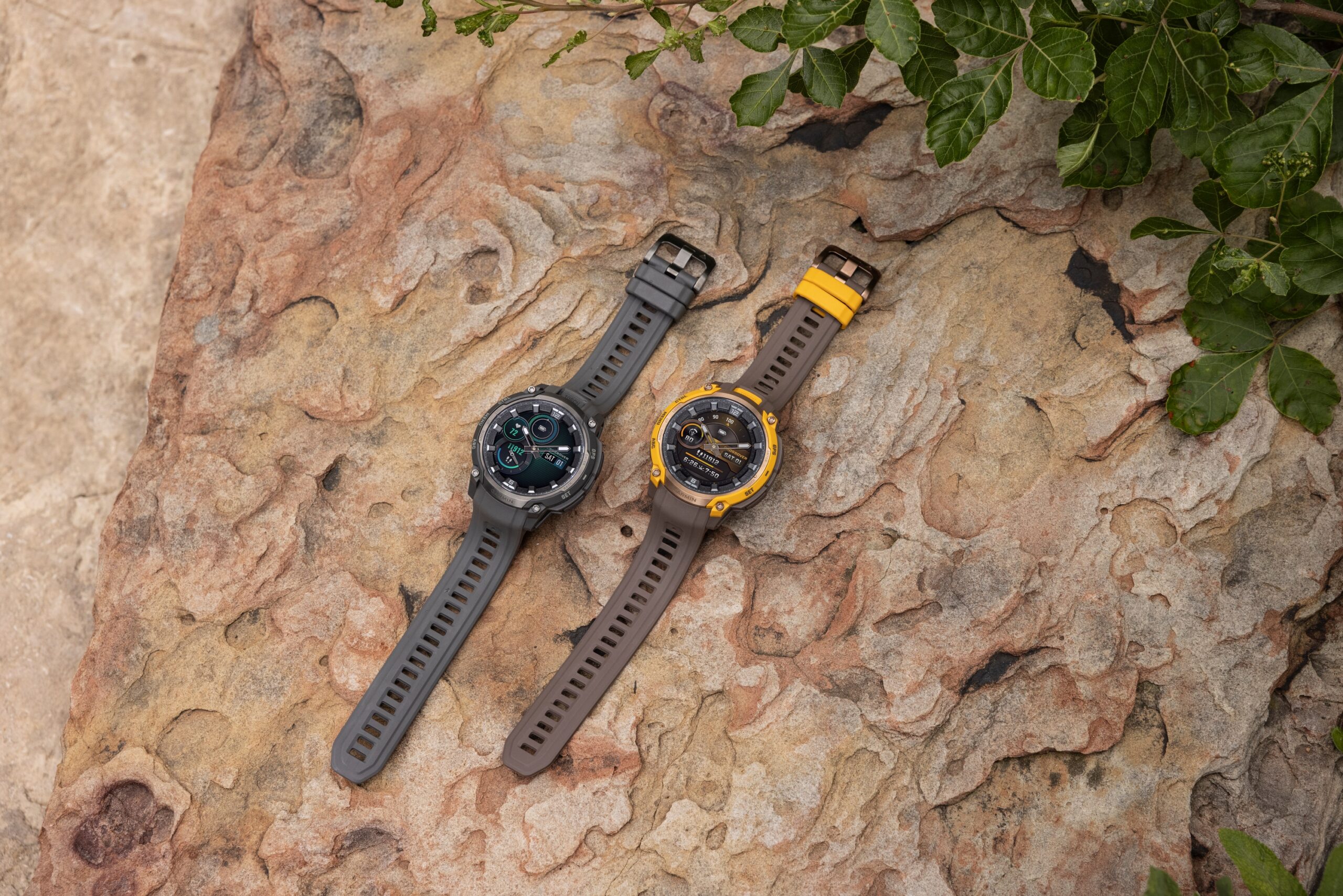 Content image for article: Garmin Instinct Crossover AMOLED Resmi Hadir di Indonesia