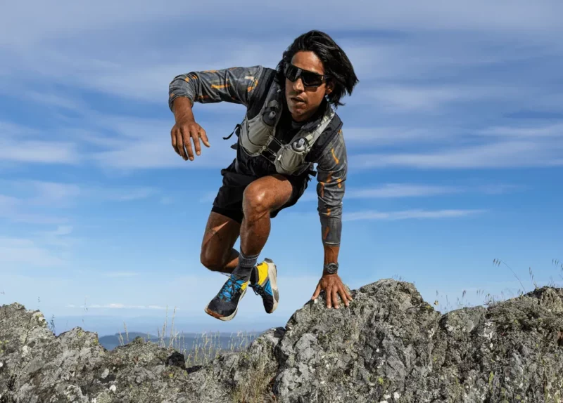 Garmin Instinct Crossover AMOLED, Hybrid Smartwatch Yang Tangguh