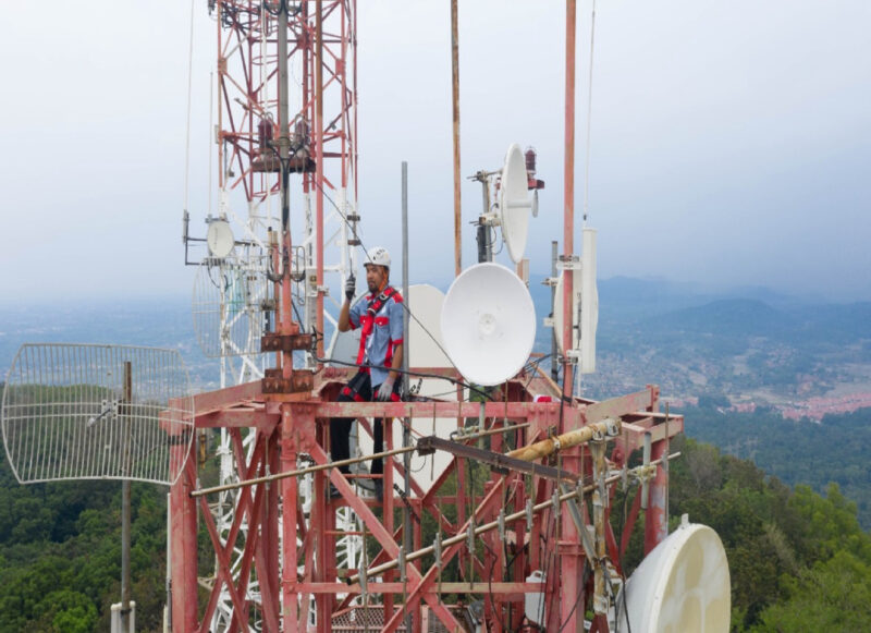 Telkom Indonesia Tandatangani Perjanjian Spin-Off Fiber Rp35,7 Triliun Telkom Indonesia Tandatangani Perjanjian Spin-Off Fiber Rp35,7 Triliun