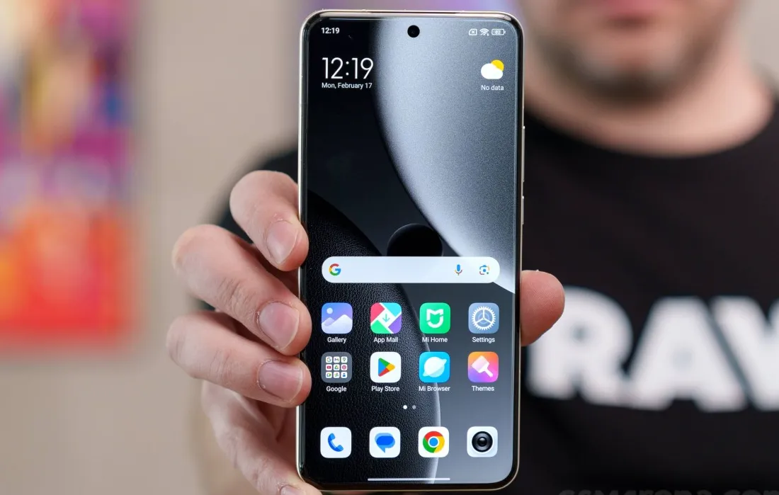 Ilustrasi smartphone flagship Xiaomi 17 Ultra dengan sistem kamera canggih