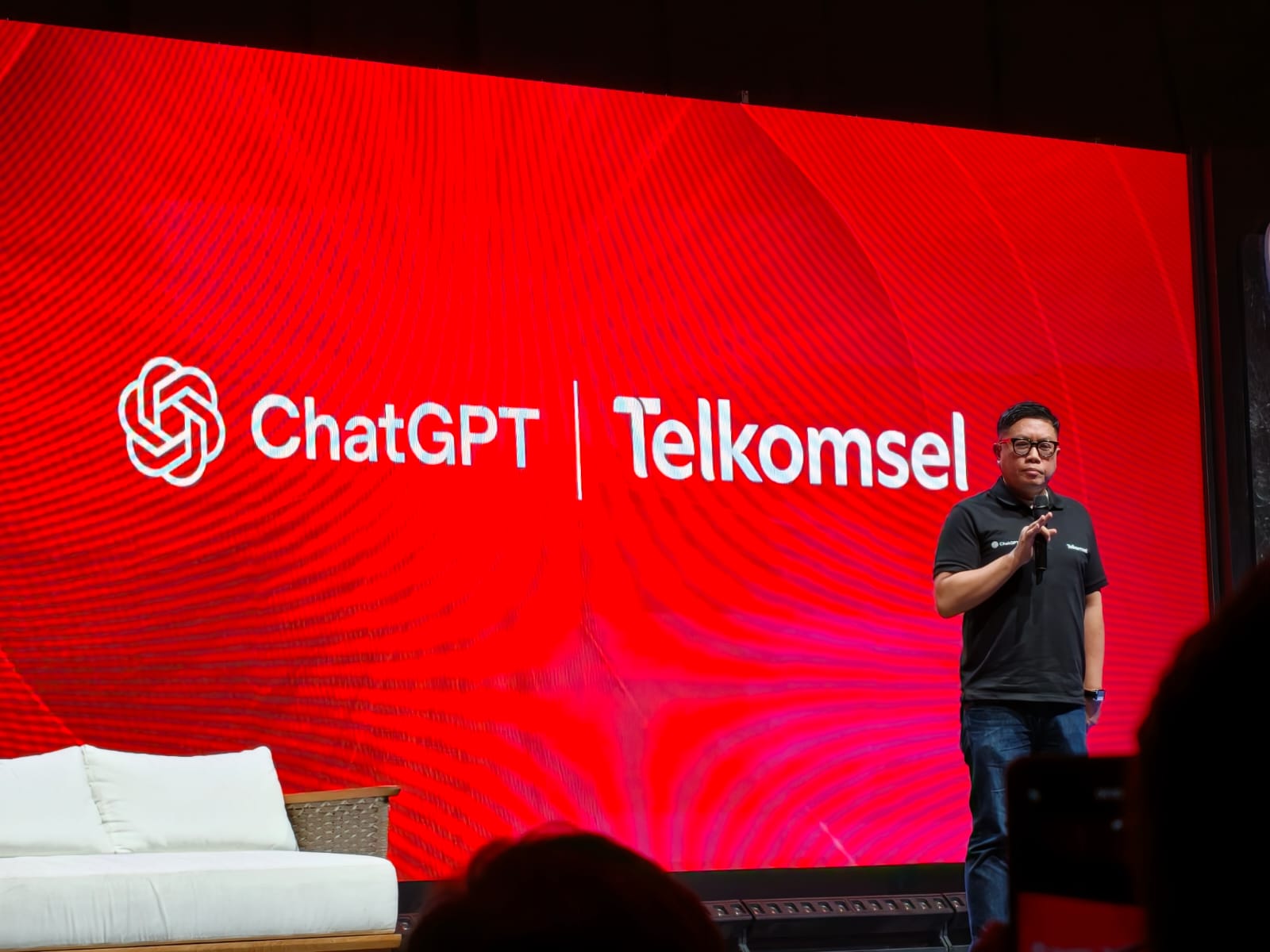 Content image for article: Telkomsel & OpenAI Luncurkan Bundel ChatGPT Go Rp50.000 di Indonesia