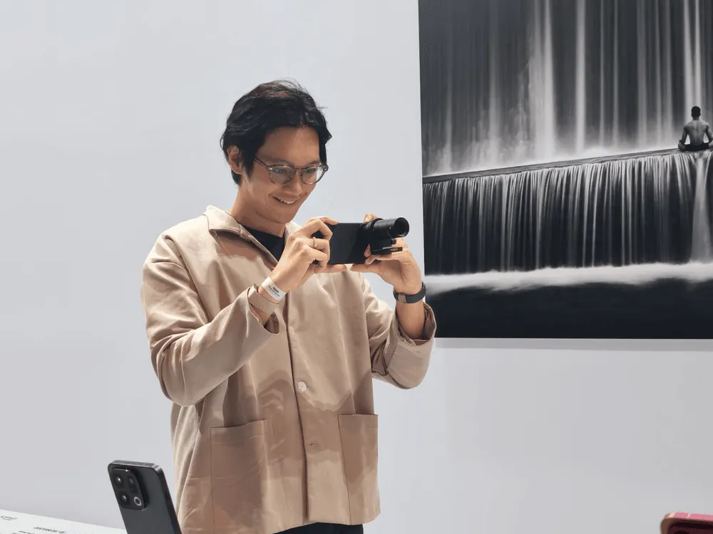 Content image for article: OPPO Find X9 Pro Raih Gelar Gadget of the Year 2025 di Indonesia