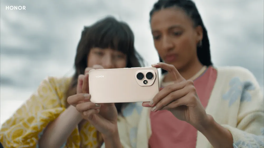 Content image for article: HONOR 400 Bawa Fitur AI untuk Traveling Tanpa Drama