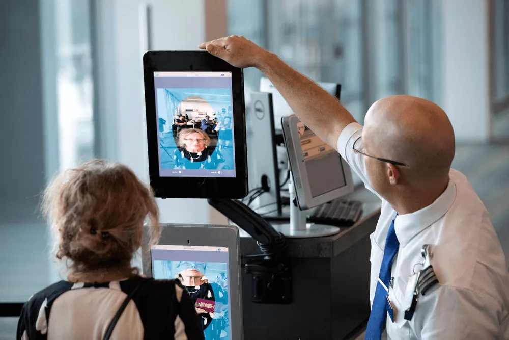 Komdigi Wajibkan Registrasi HP dengan Face Recognition