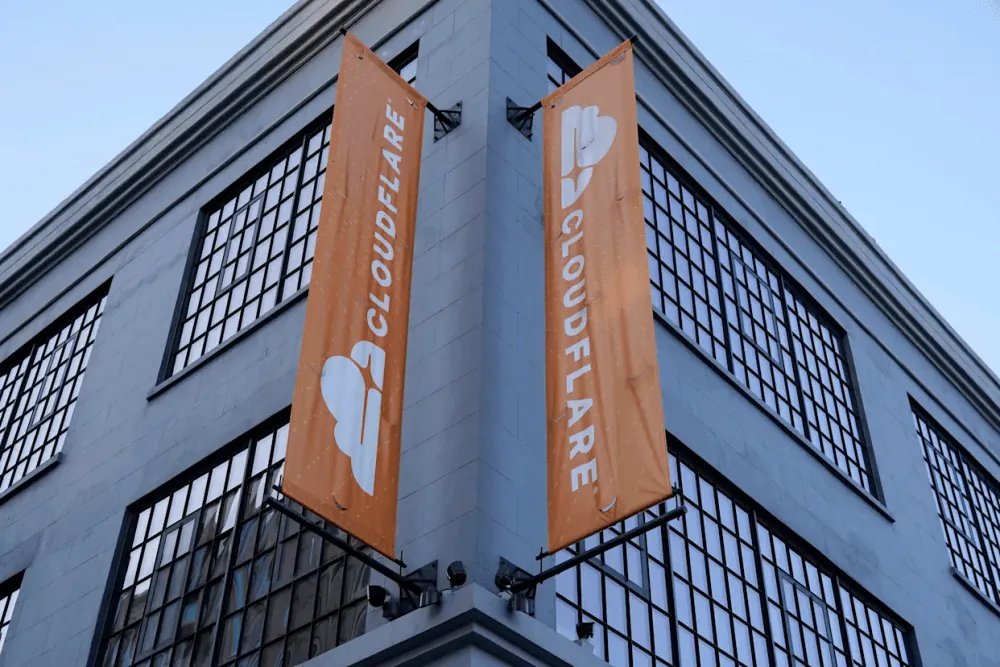 Cloudflare Audiensi Virtual dengan Komdigi Bahas Pendaftaran PSE