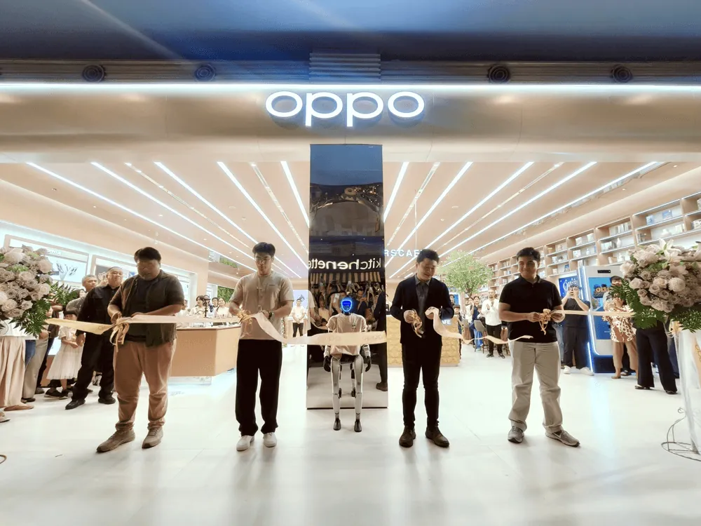 Content image for article: OPPO Buka Flagship Store Gandaria City, Ubah Toko Jadi Ruang Hangout dan Eksplorasi Teknologi