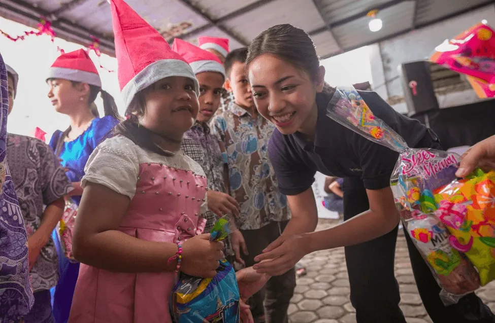 Indosat Berbagi Kasih untuk Anak Komunitas Rentan