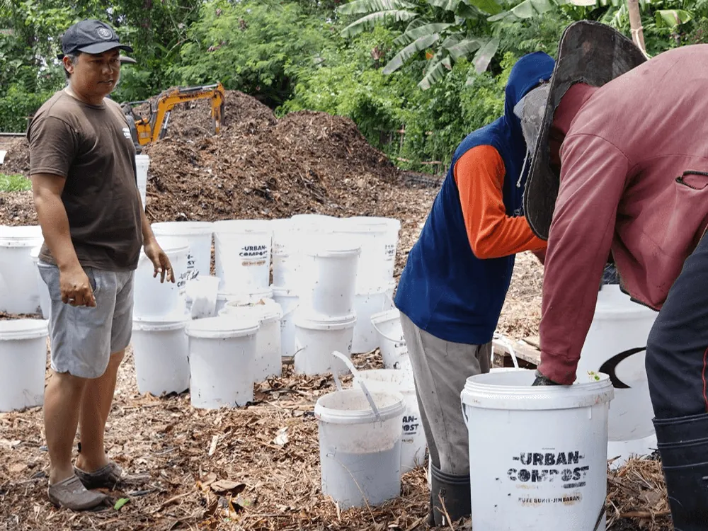 Content image for article: AdaKami Dukung 8 UMKM Lokal Lewat Program #UsahaBarengAdaKami Sepanjang 2025