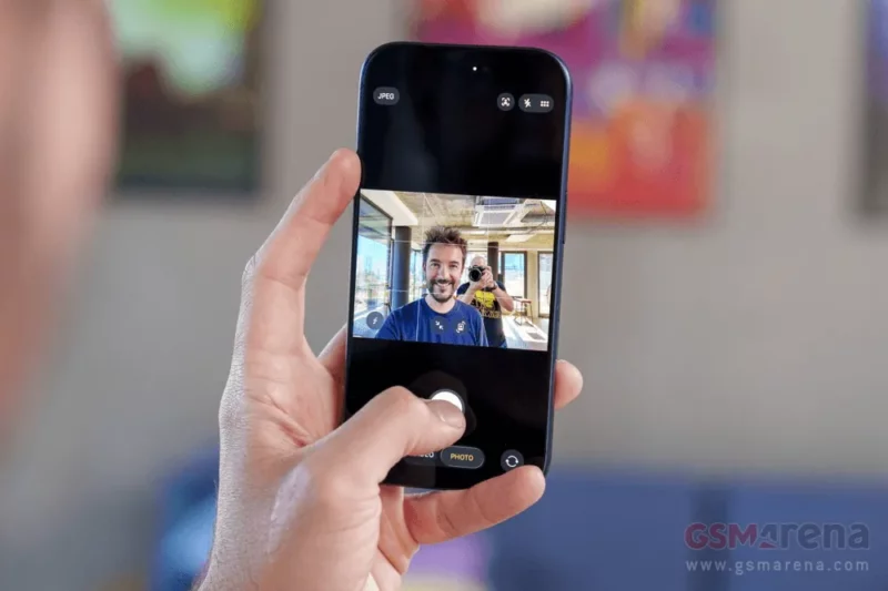 Huawei dan Oppo Siapkan Sensor Selfie Persegi untuk Ponsel Masa Depan