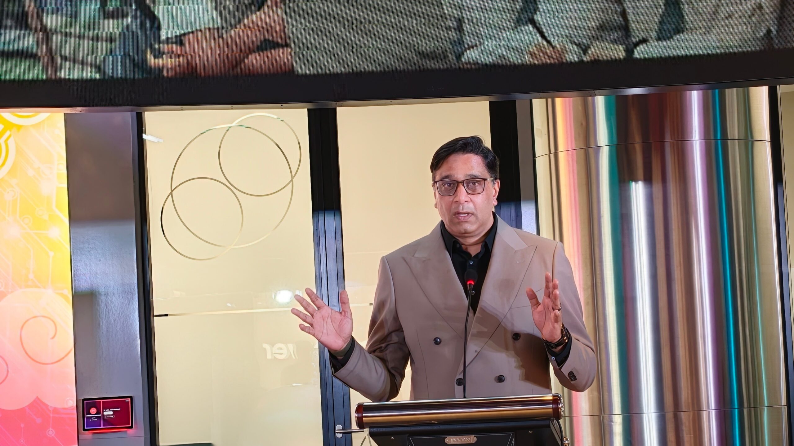 Content image for article: Indosat Blokir 2 Miliar Spam dan Scam Berbasis AI Demi Lindungi Pelanggan