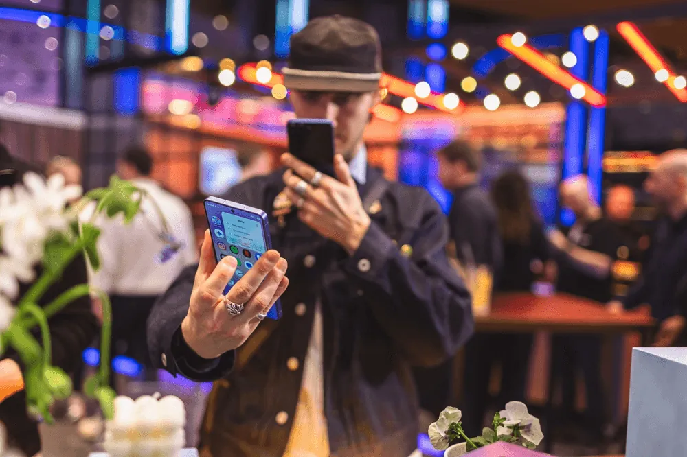 Content image for article: Samsung Galaxy S26 dan Buds4 Resmi Rilis Global, Pre-order Tumbuh Dua Digit