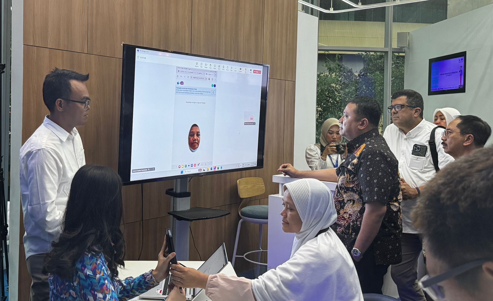 XLSMART Terapkan Registrasi Biometrik Wajah dan eSIM, Cek Caranya