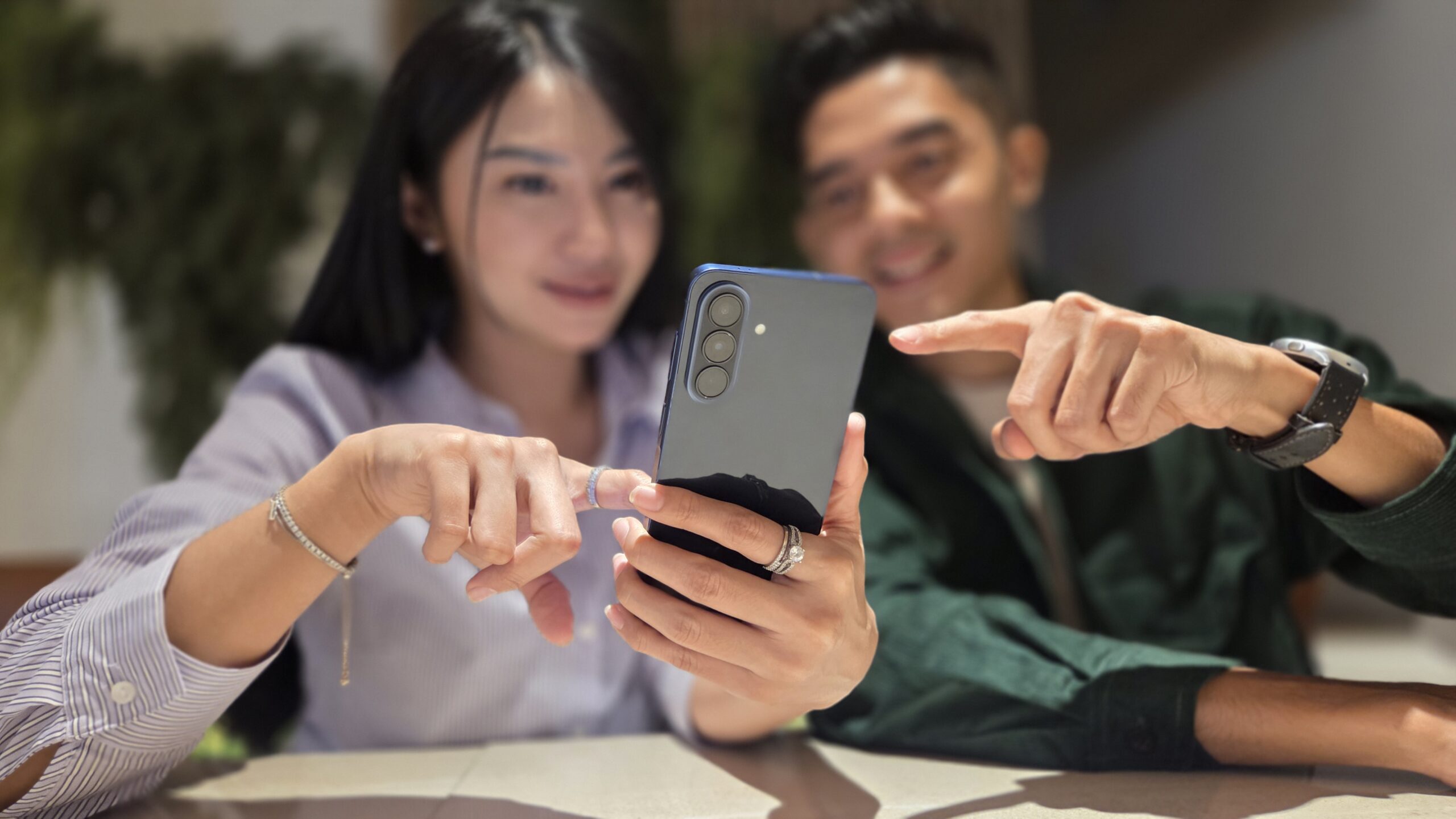 Samsung Galaxy A57 vs Galaxy A55 5G? Ini Keunggulan yang Paling Terasa