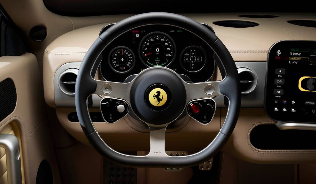Ferrari Luce Pakai Layar Samsung Berlubang dan Bertumpuk